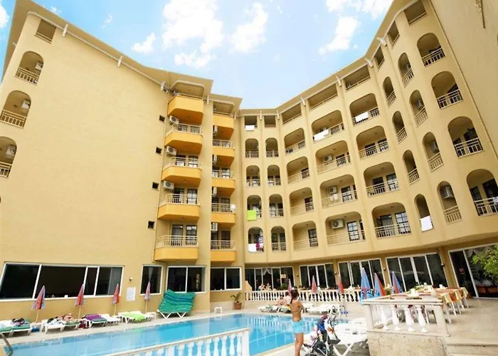 Hotel Gunes House 2*